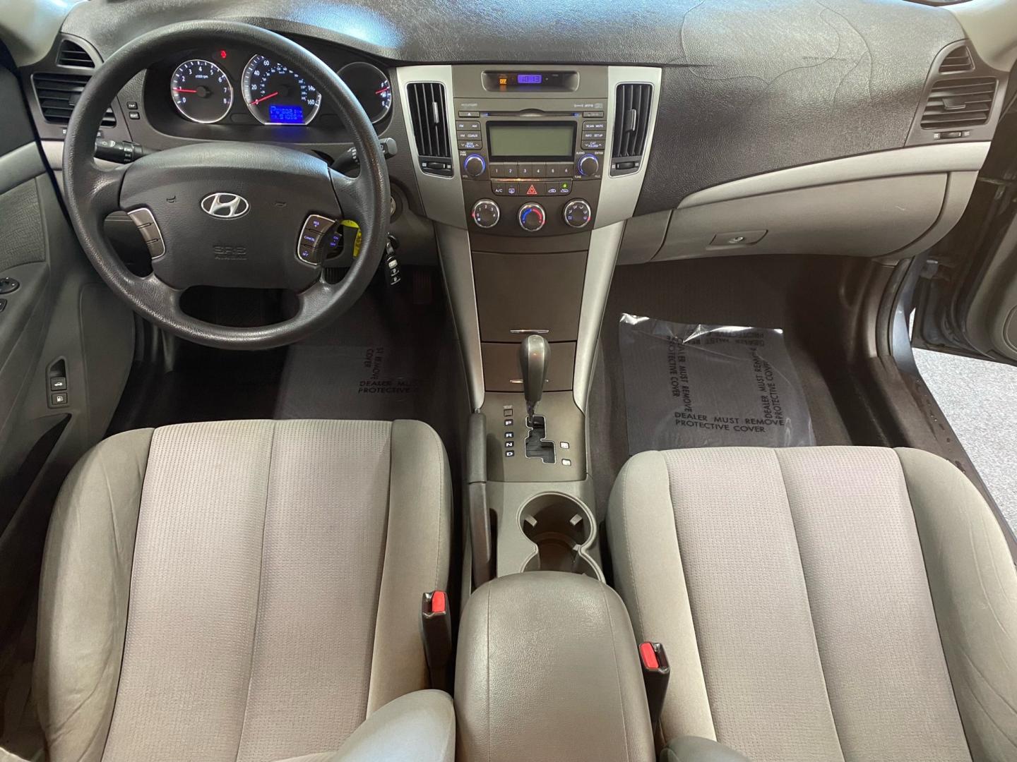 2010 GRAY /Gray Hyundai Sonata (5NPET4ACXAH) , located at 533 S West End Blvd., Quakertown, PA, 18951, (877) 257-4995, 40.343994, -75.303604 - INCLUDED IN THE SALE PRICE OF EVERY VEHICLE: 48 Hour Money Back Guarantee 6 Month - 6,000 Mile Warranty Brand New PA State Inspection & Emission $10 Oil Changes for the Life of the Loan Complete CARFAX - Photo#6